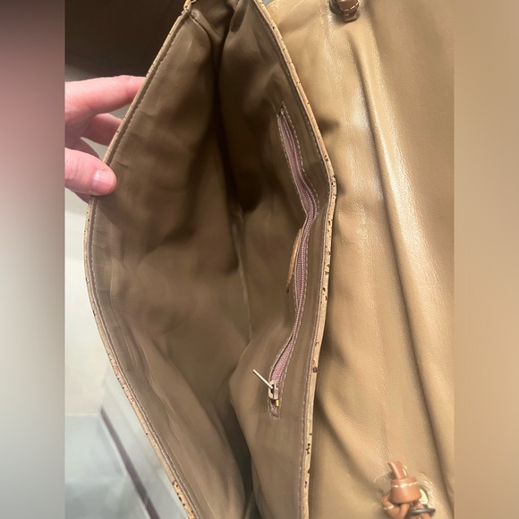 Unique purse-cork like material - Picture 4 of 9